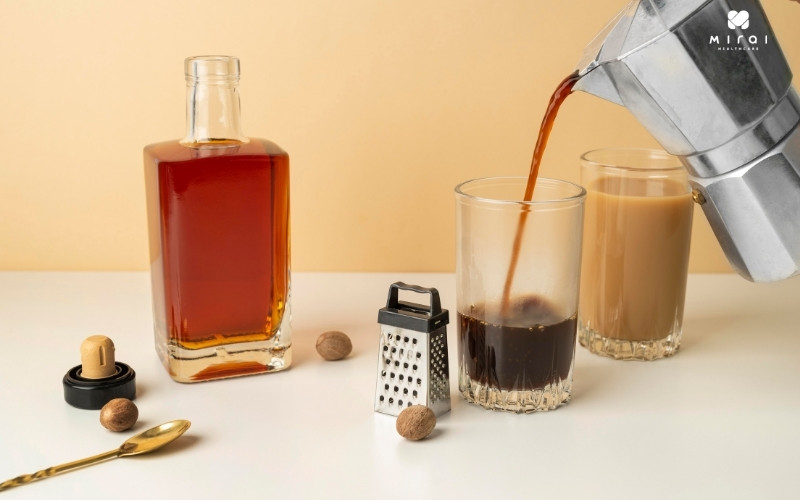 Rượu, trà, cà phê làm sai lệch kết quả xét nghiệm nước tiểu