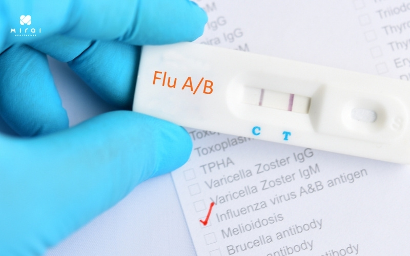 khi-tre-bi-sot-cao-dot-ngot-can-test-cum-a-som