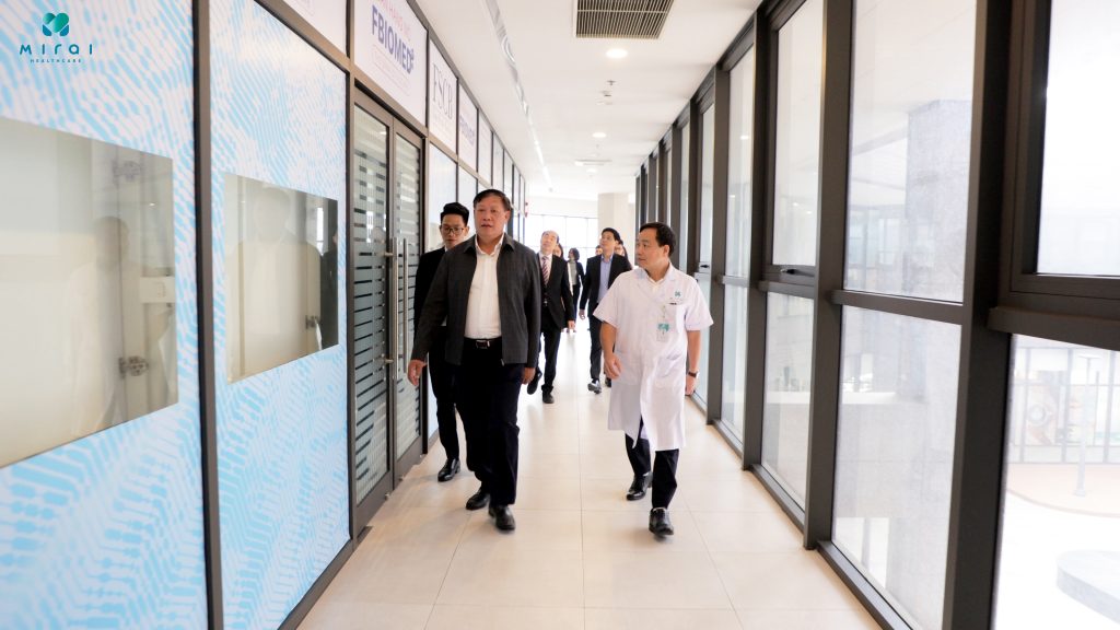 Thứ trưởng bộ y tế tới thăm Phòng khám đa khoa Mirai