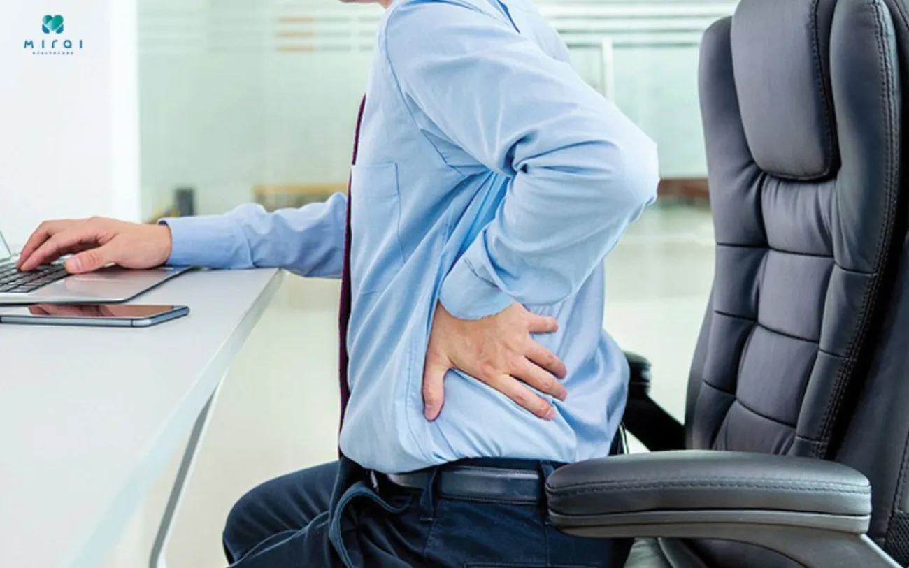 Cột sống cổ, lưng và các khớp cổ tay chịu áp lực cực lớn