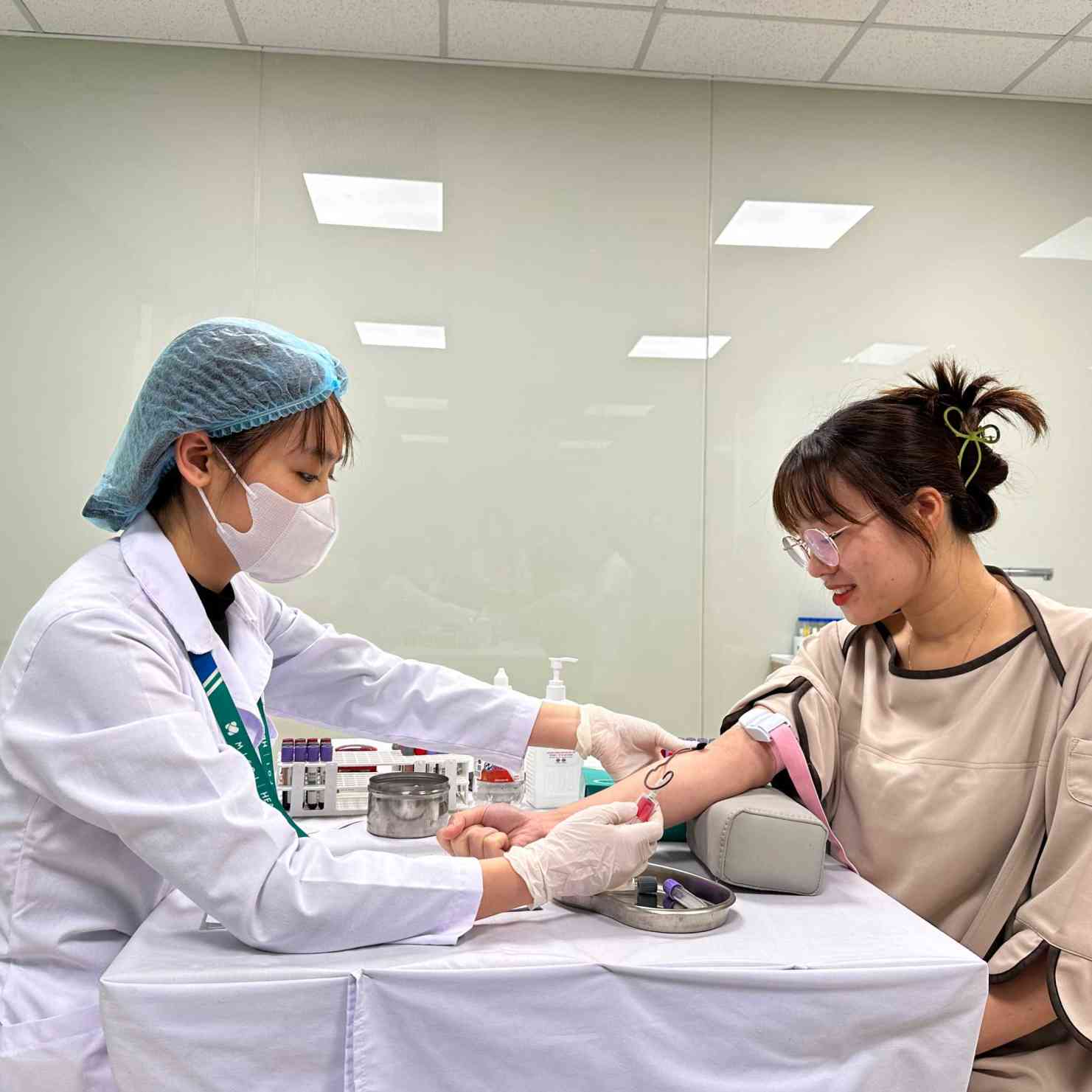 kham-suc-khoe-doanh-nghiep-tai-Mirai-healthcare