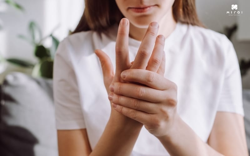 Sự tiết ADH quá mức gây chuột rút, yếu cơ,...