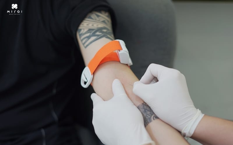 Xét nghiệm máu phát hiện bệnh HIV, giang mai, viêm gan B, C