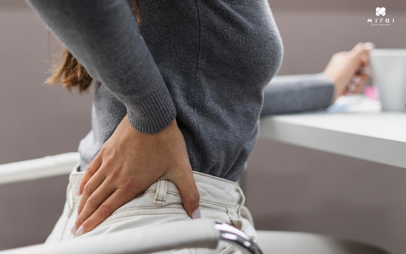 Ung thư cổ tử cung gây đau lưng, vùng chậu kéo dài