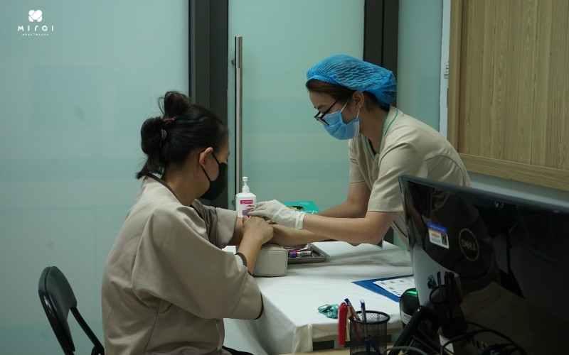 Nên xét nghiệm mỡ máu định kỳ khoảng  6 tháng - 1 năm/lần