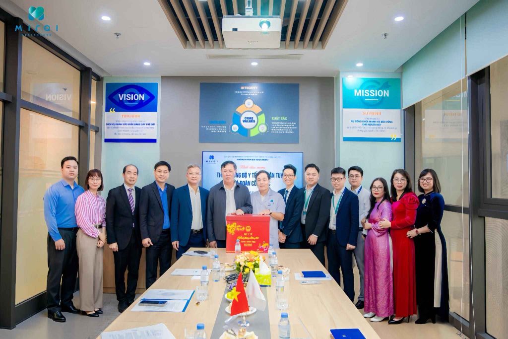Thứ trưởng bộ y tế tới thăm Phòng khám đa khoa Mirai